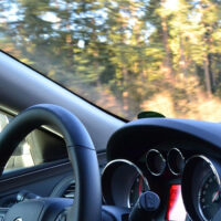 guidare auto intestata